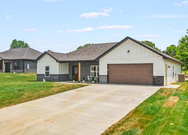 Property at 10896 Country Aire Meadows Ct, Holts Summit, MO 65043, 3 beds, 2 baths