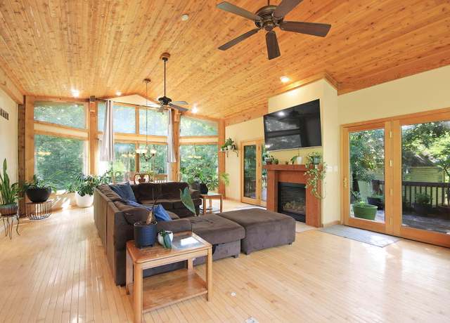 Property at 4241 E Ketterer Rd, Columbia, MO 65202, 4 beds, 2.5 baths