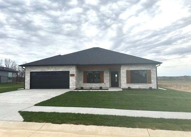 Property at 16631 Klinton Dr, Boonville, MO 65233, 3 beds, 2 baths