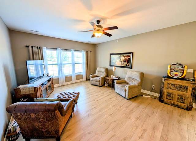 Property at 23 N Grace Ln #104, Columbia, MO 65201, 2 beds, 2 baths