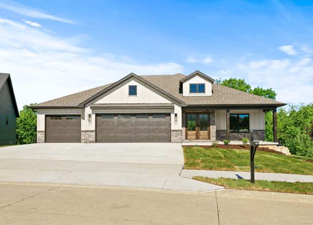Property at 924 Engle Dr, Columbia, MO 65203, 5 beds, 3 baths