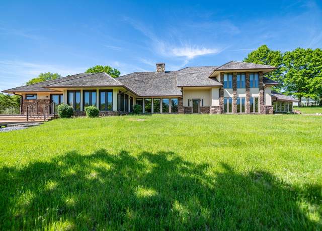 Property at 4861 S Old Mill Creek Rd, Columbia, MO 65203, 5 beds, 4.5 baths
