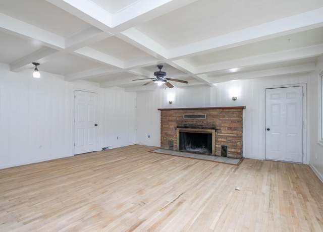 Property at 10431 County Road 497, New Bloomfield, MO 65063, 3 beds, 2 baths