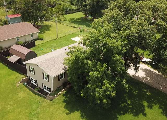 Property at 7321 E Sunny Vale Dr, Columbia, MO 65201, 3 beds, 2 baths