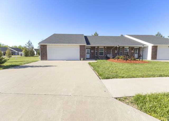 Property at 1220 Shepherds Dr, Moberly, MO 65270, 2 beds, 2 baths