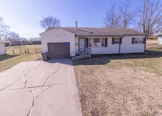 Property at 210 W Texas Ave, Columbia, MO 65202, 3 beds, 1 bath