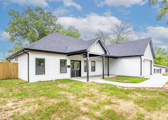 Property at 1020 Crestland Ave, Columbia, MO 65203, 3 beds, 2.5 baths