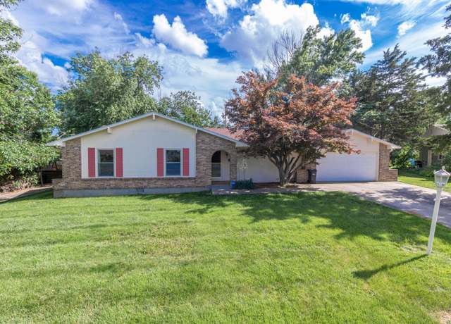 Property at 2212 Country Ln, Columbia, MO 65201, 3 beds, 2 baths