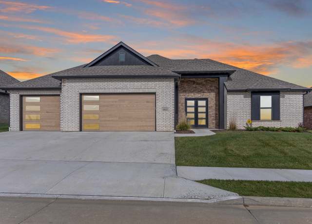 Property at 5811 Harlan Ct, Columbia, MO 65201, 4 beds, 3 baths
