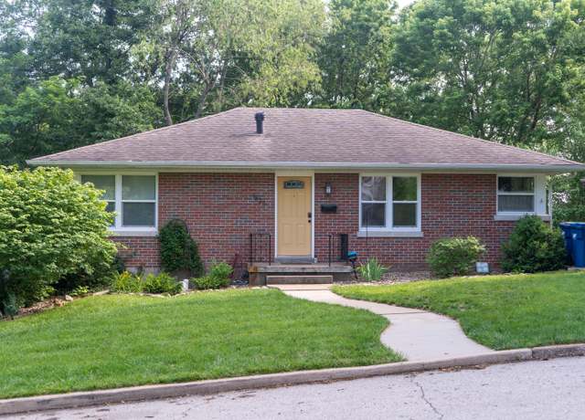 Property at 1825 W Mccarty St, Jefferson City, MO 65109, 2 beds, 2 baths