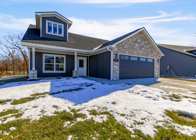 Property at 70 N Luna Ln, Columbia, MO 65201, 3 beds, 2.5 baths
