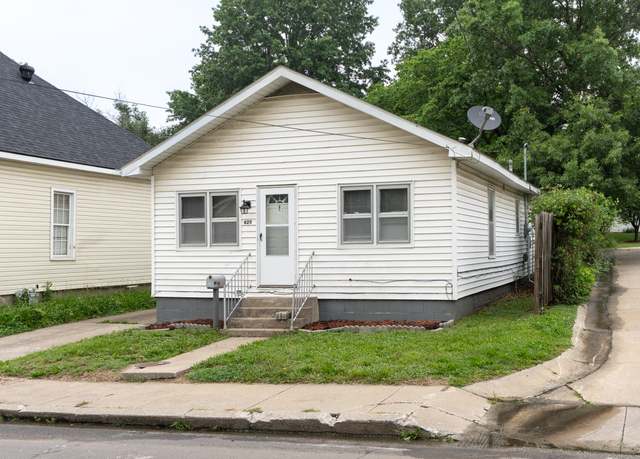 Property at 625 Franklin Ave, Moberly, MO 65270, 2 beds, 1 bath