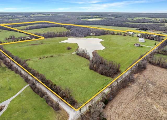 Property at 11900 E Timmons Rd, Centralia, MO 65240, 4 beds, 3 baths