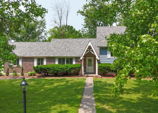 Property at 33 Urbandale Dr, Moberly, MO 65270, 4 beds, 3 baths
