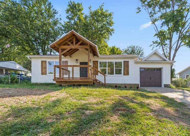 Property at 910 W Morningside Dr, Fulton, MO 65251, 3 beds, 2 baths