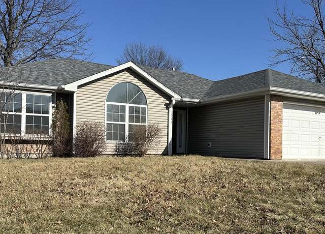 Property at 3520 Hialeah Dr, Columbia, MO 65201, 3 beds, 2 baths