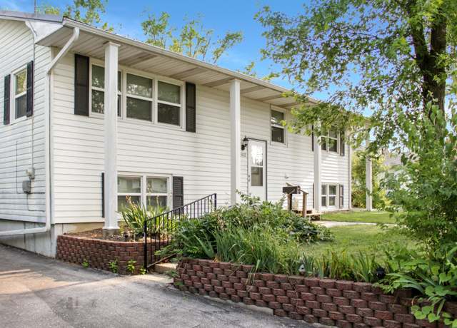 Property at 1302 Bradley Ln, Fulton, MO 65251, 3 beds, 2 baths