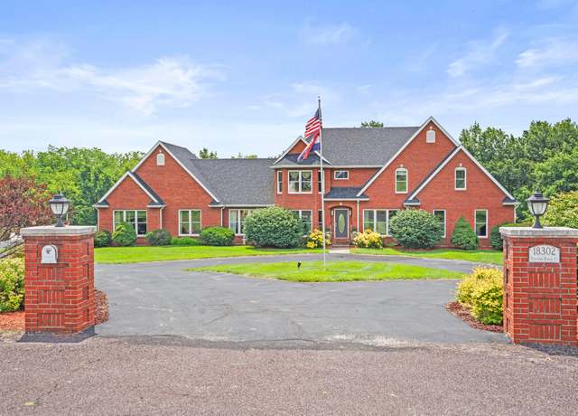 Property at 18302 Hunters Ridge Ct, Boonville, MO 65233, 5 beds, 4.5 baths