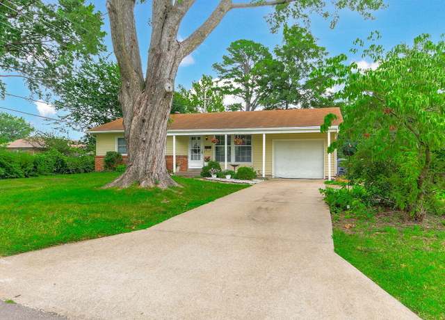 Property at 2745 Braemore RD Rd, Columbia, MO 65203, 3 beds, 1.5 baths
