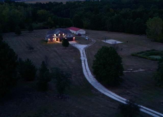 Property at 1679 County RD 286, Columbia, MO 65202, 4 beds, 2.5 baths
