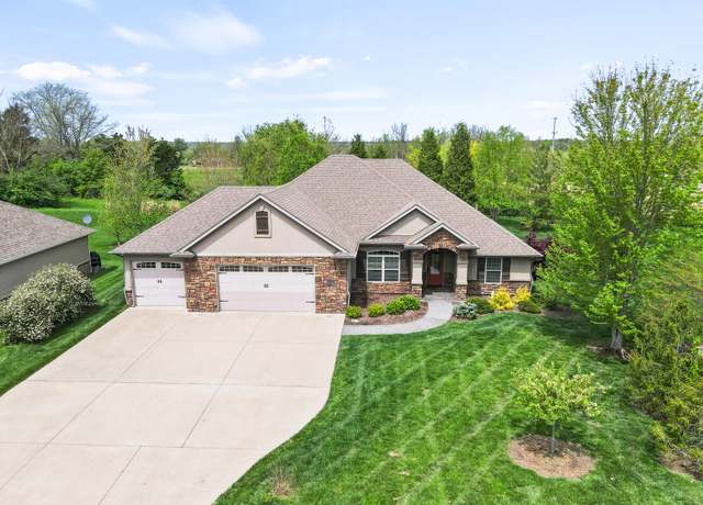 Property at 4105 Blue Hollow Dr, Columbia, MO 65203, 3 beds, 2.5 baths