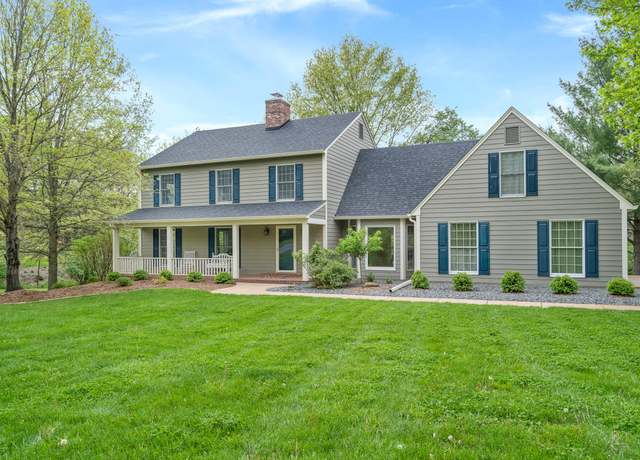 Property at 3381 S Country Woods Rd, Columbia, MO 65203, 4 beds, 3 baths