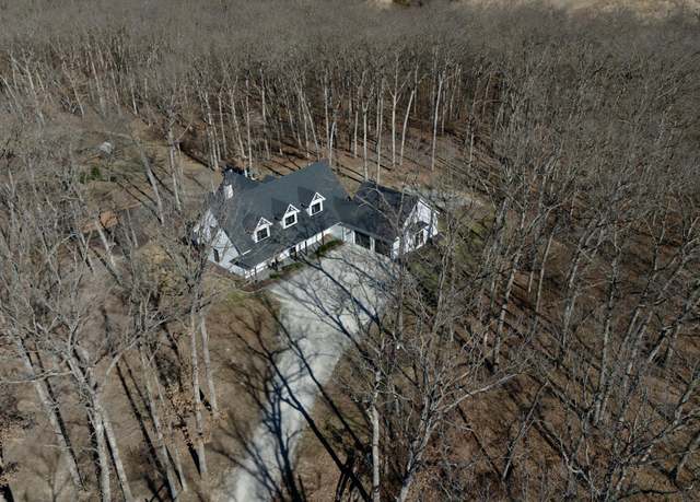 Property at 285 W Crofton Hall Rd, Sturgeon, MO 65284, 3 beds, 3.5 baths