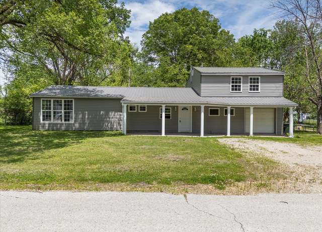 Property at 105 Dawson St, Fulton, MO 65251, 5 beds, 2 baths