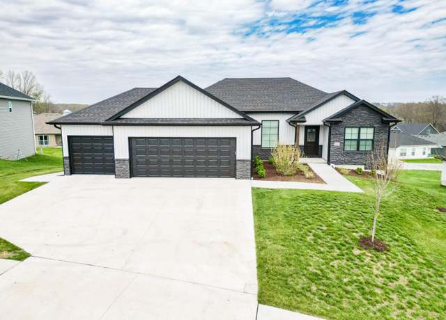 Property at 6041 Tamarack Dr, Columbia, MO 65203, 5 beds, 3 baths