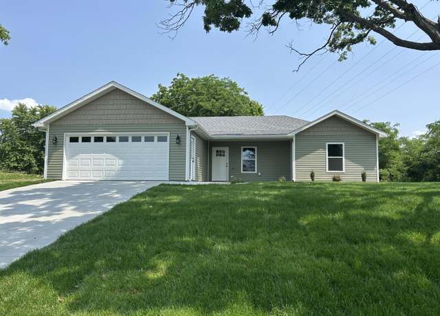 Property at 915 Colorado St, Jefferson City, MO 65109, 3 beds, 2 baths