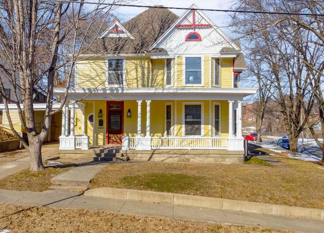 Property at 627 Locust St, Boonville, MO 65233, 4 beds, 3.5 baths
