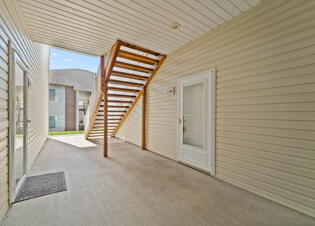 Property at 1100 Kennesaw #104, Columbia, MO 65202, 3 beds, 2 baths