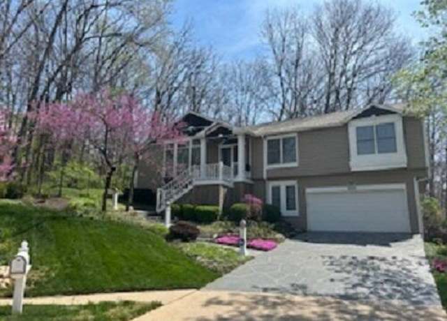 Property at 2116 Oak Point Ct, Columbia, MO 65203, 5 beds, 3 baths