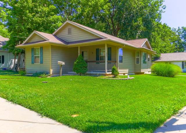 Property at 401 Hickman Ave, Columbia, MO 65201, 3 beds, 2 baths