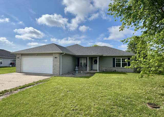 Property at 210 E Murphy Dr, Columbia, MO 65202, 4 beds, 2 baths