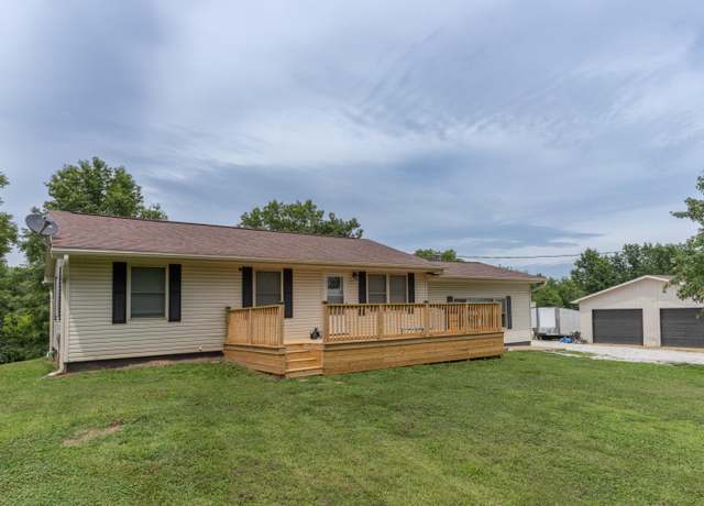 Property at 2585 County Road 2220, Moberly, MO 65270, 3 beds, 1.5 baths