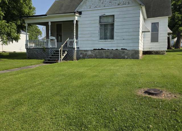 Property at 523 W Locust St, Paris, MO 65275, 3 beds, 1 bath