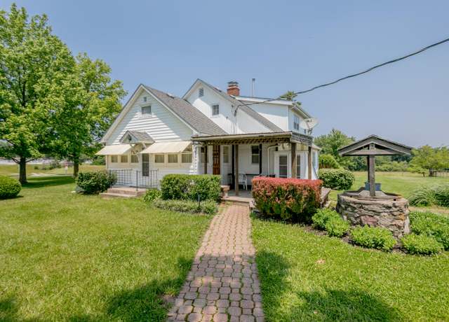 Property at 9860 N Route B, Hallsville, MO 65255, 4 beds, 3 baths