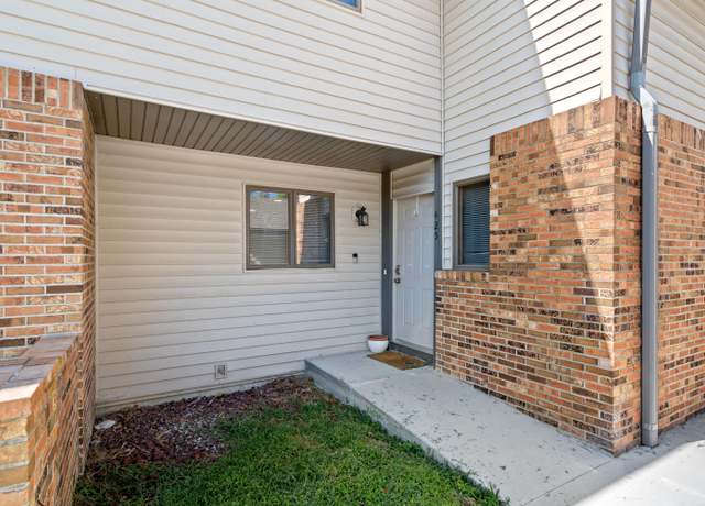 Property at 425 Foxfire Dr, Columbia, MO 65201, 4 beds, 3.5 baths