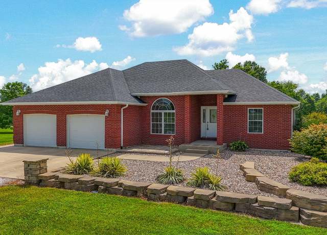 Property at 1040 Private Road 2982, Clark, MO 65243, 4 beds, 4 baths