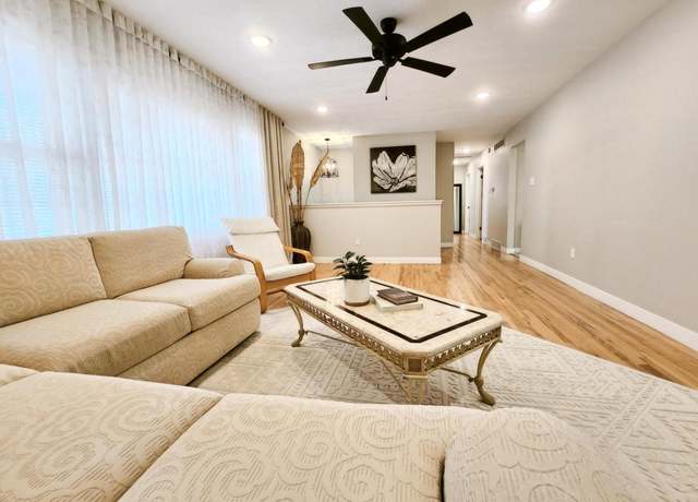 Property at 1801 Jackson St, Columbia, MO 65202, 4 beds, 2 baths