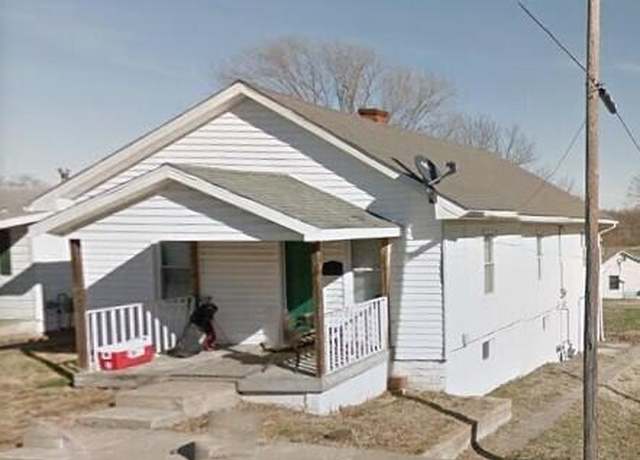 Property at 106 S Mulberry St, Fayette, MO 65248, 3 beds, 1 bath