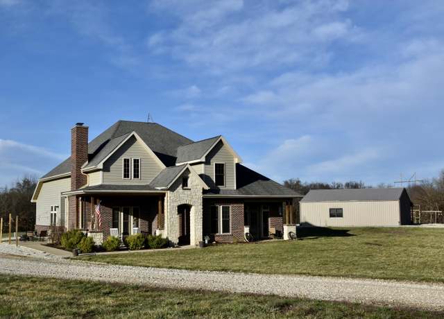 Property at 13000 E Rte D, Centralia, MO 65240, 4 beds, 3.5 baths