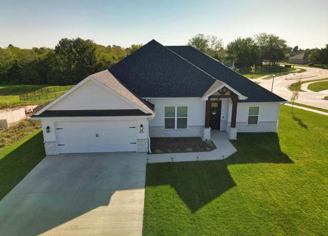 Property at 820 Angels Rest Way, Columbia, MO 65203, 3 beds, 2 baths