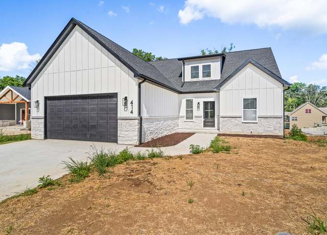 Property at 414 Sugarberry Dr, Columbia, MO 65201, 6 beds, 3 baths