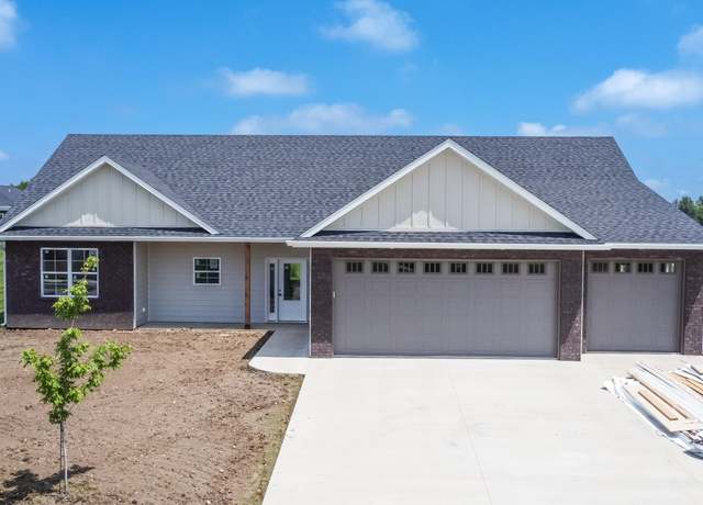 Property at 911 Destinee Dr, Moberly, MO 65270, 3 beds, 2 baths