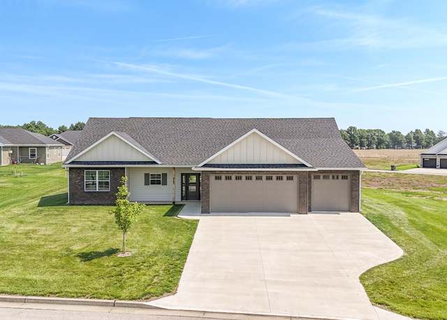Property at 911 Destinee Dr, Moberly, MO 65270, 3 beds, 2 baths