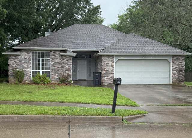 Property at 400 N Brookline Dr, Columbia, MO 65203, 3 beds, 2 baths