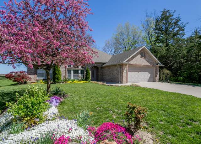 Property at 5700 Hodgsdon Mill Dr, Columbia, MO 65203, 3 beds, 2 baths