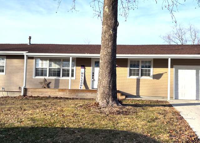 Property at 1311 Springdale St, Mexico, MO 65265, 3 beds, 2 baths